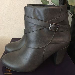 Steve Madden Boots